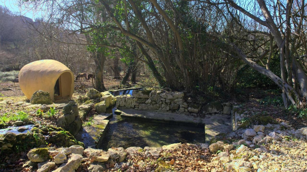 Maison Terre Les Cabanes De Fallot - Sauna Bain-Froid Piscine Naturelle L'isle-Bouzon المظهر الخارجي الصورة
